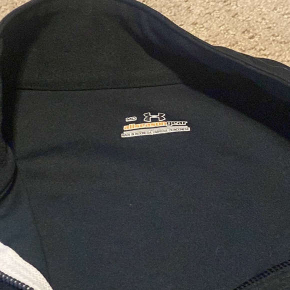 Women’s Under Armour Zip Up - Picture 4 of 4